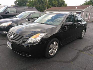 image-661995-07_black_nissan_altima.jpg